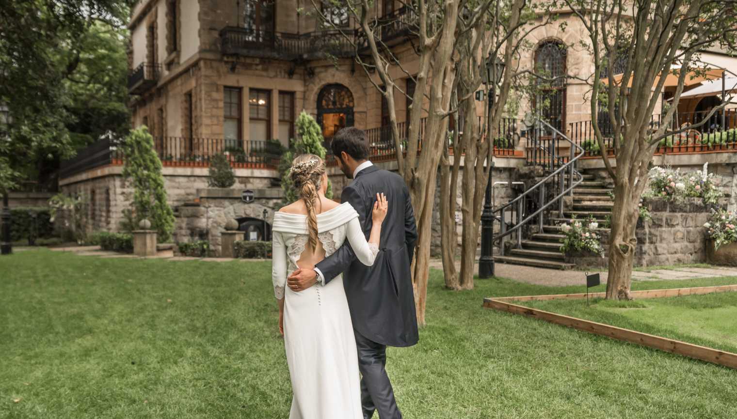 Tendencias en peinados para novias 2022